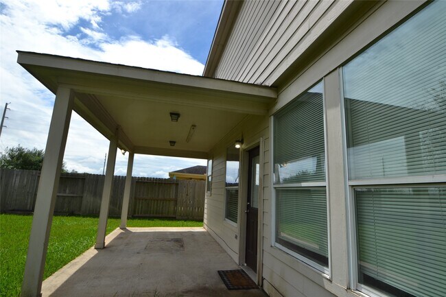 Building Photo - 2110 Banfield Ct