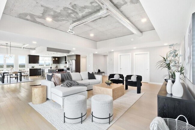 Building Photo - 1515 Julian St