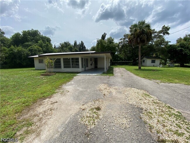 Building Photo - 7906 Suncoast Dr