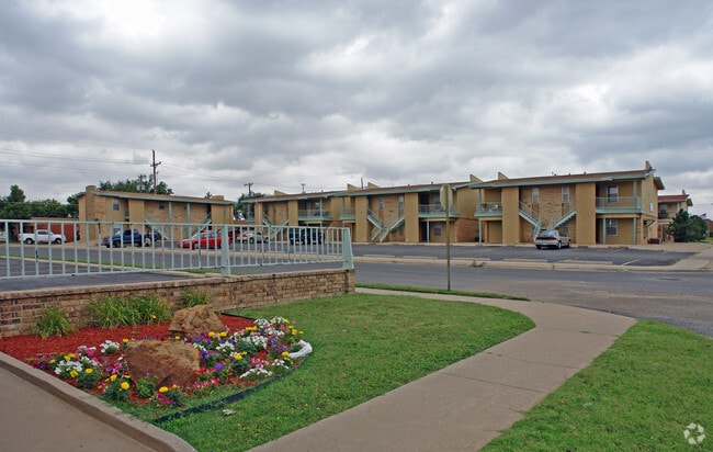 Primary Photo - Courtyard Villas