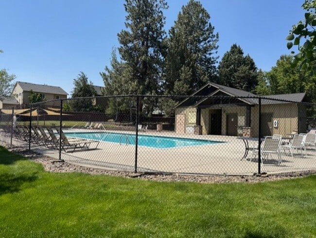 Building Photo - MOVE IN SPECIAL $500 OFF FIRST MONTH RENT ...