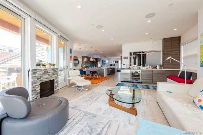 Building Photo - 11 Michigan St