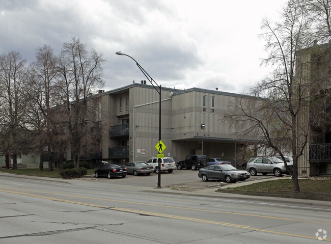 Dakotas Apartments - Dakotas Apartment