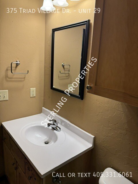 Building Photo - 375 Triad Village Dr