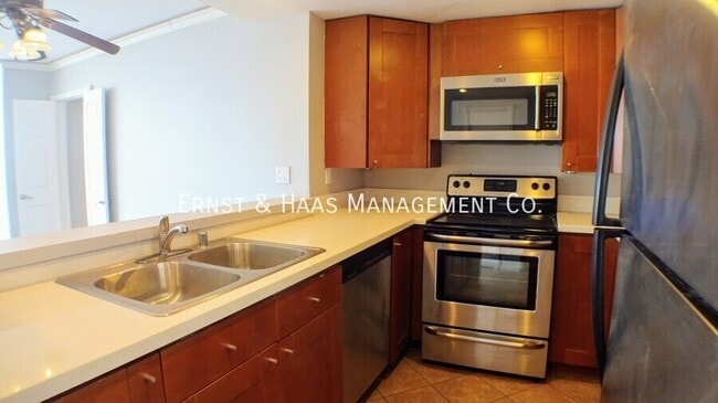 Building Photo - 700 E Ocean Blvd