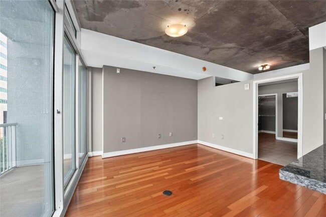 Building Photo - 44 Peachtree Pl NE