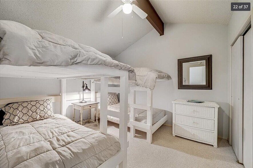 Building Photo - 221 Venture Blvd S