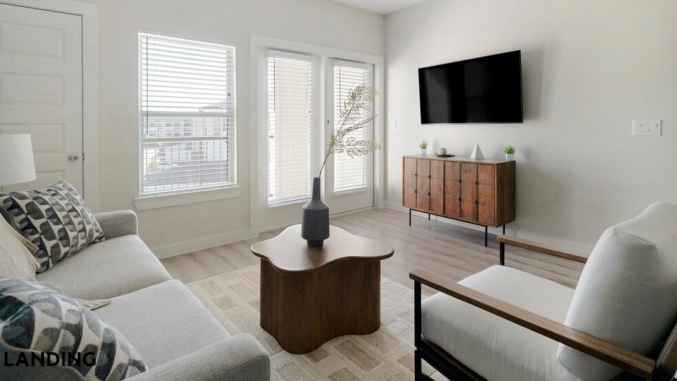 Building Photo - 1800 Central Pine St