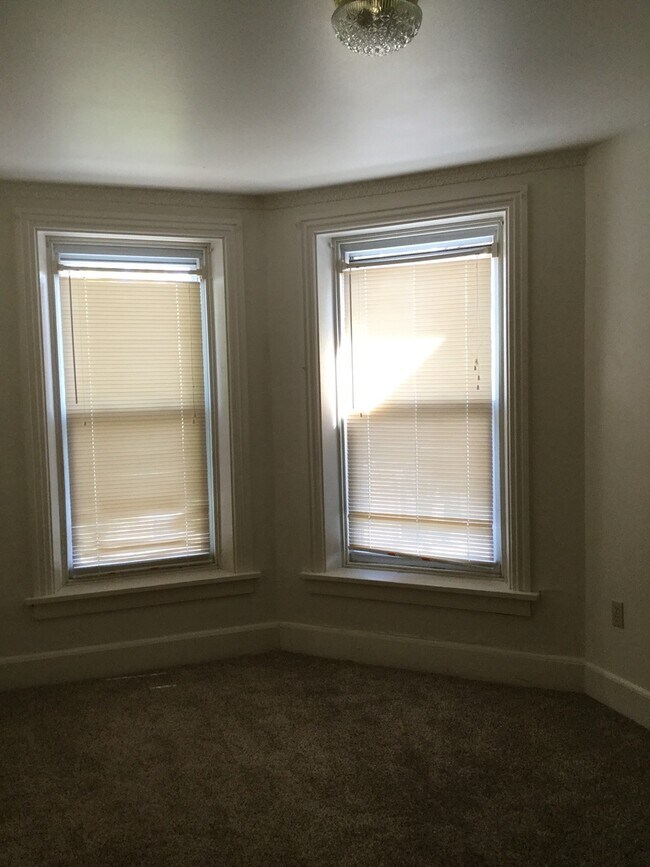 Building Photo - 46 S Earl St