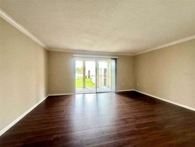 Building Photo - 534 Orange Dr