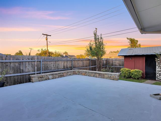 Building Photo - 2050 Lorient Dr