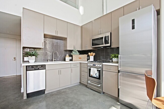 Building Photo - The Stanford West