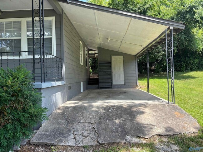 Building Photo - 11803 E Gateway Dr SE