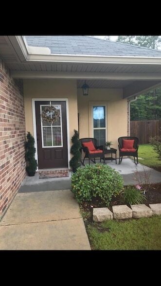 Building Photo - 652 Fairfield Loop