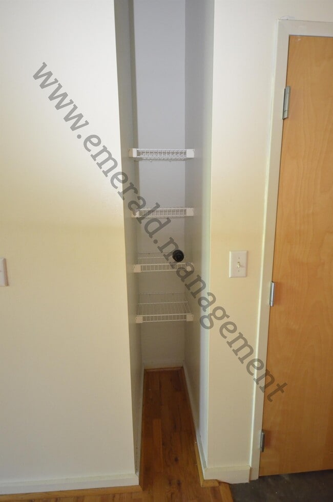 Building Photo - 640 Glen Iris Dr NE