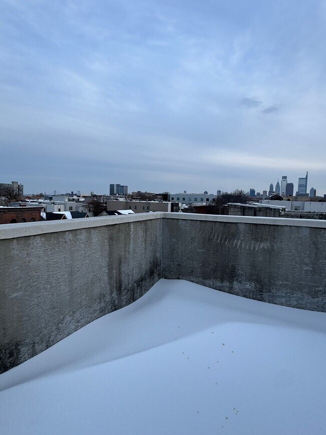 Building Photo - 1806 W Montgomery Ave