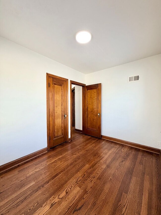 Building Photo - 4734 Locke Ave