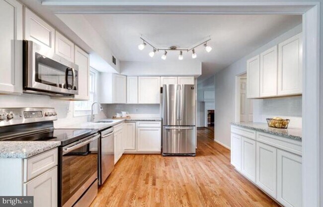Building Photo - 15812 Lazy Day Ln