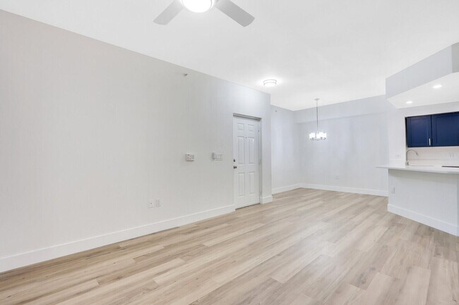 Building Photo - 3023 Alcazar Pl