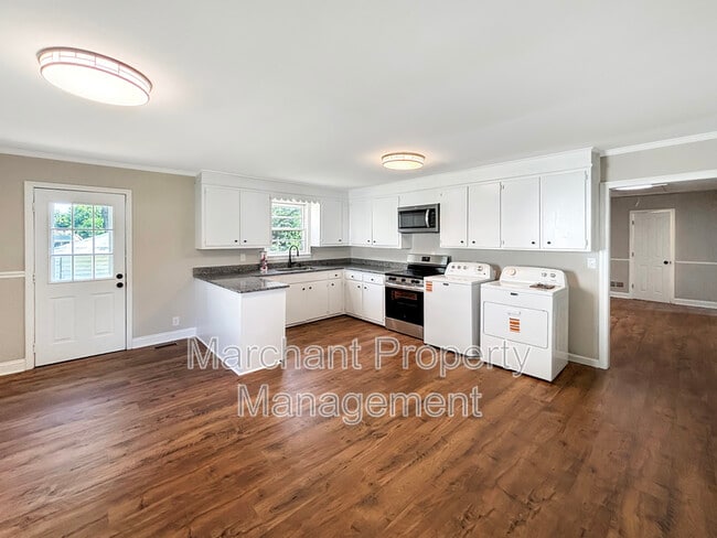 Building Photo - 308 Gordon St Ext