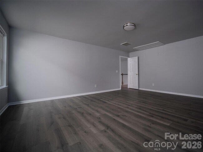 Building Photo - 1030 Boxelder Ln