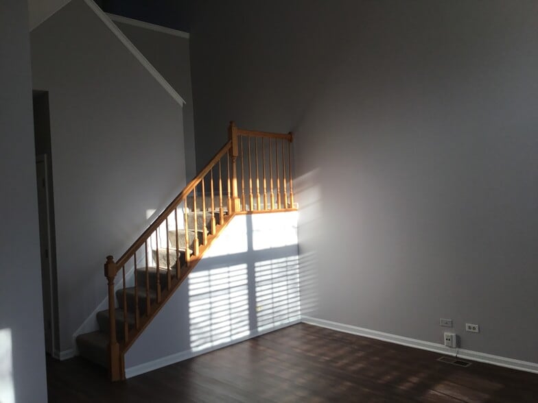 Building Photo - 13 Brian Ct