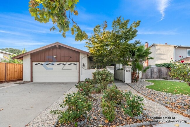 Building Photo - 5047 Pearl Ave