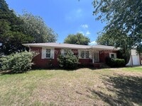 Building Photo - 204 Wolf Ln