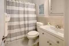 Building Photo - 5720 NE 27th Ave