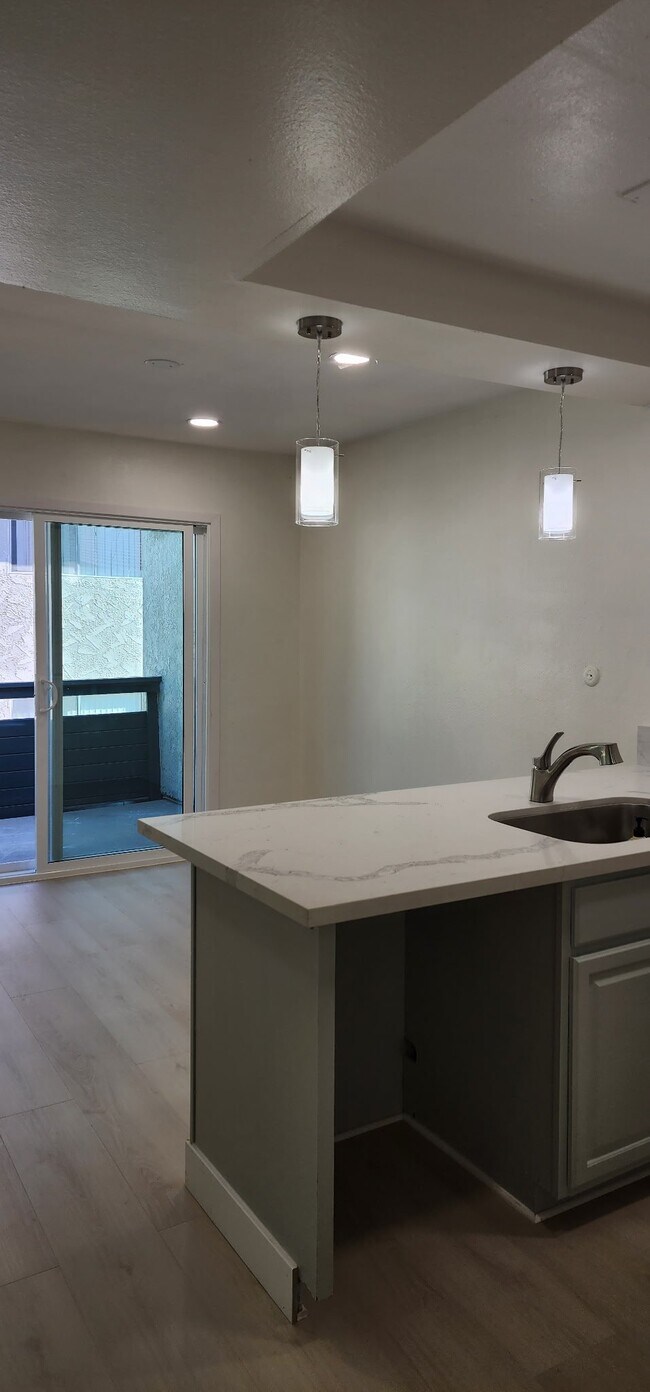 Building Photo - 2255 Cahuilla St