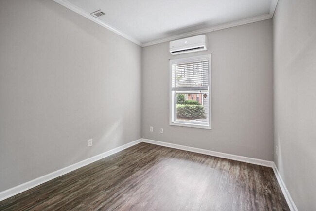 Building Photo - 3687 Vine Spgs