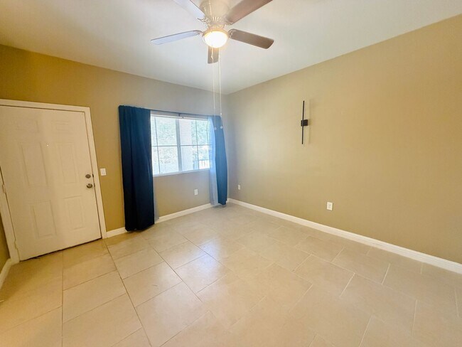 Building Photo - 5250 S Rainbow Blvd