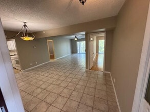 Building Photo - 620 NW 13th St