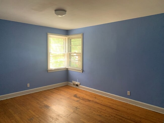 Building Photo - One Story House off Fort Avenue