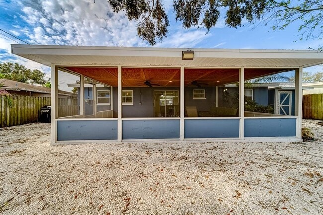 Building Photo - 11615 W Leisure Ln
