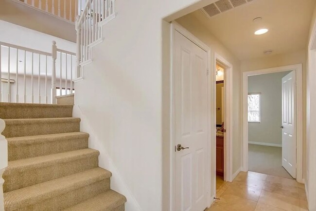 Building Photo - Wonderful 4 BR, 3 car w/ pool for rent in Alpine, CA