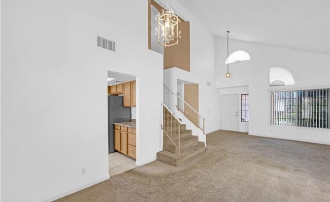Building Photo - STUNNING 4 BEDROOM 3 BATH, 2 STORY HOME WI...