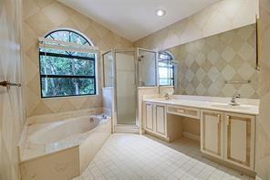 Building Photo - 6310 NW 58th Way
