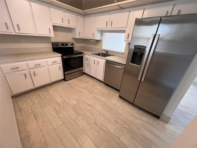 Building Photo - 1800 SW 81st Ave