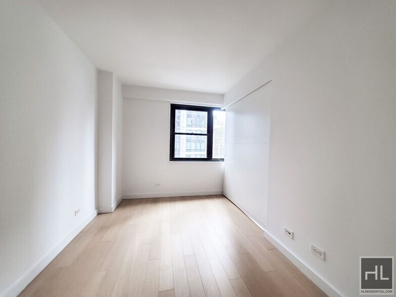 Building Photo - East 39th Street