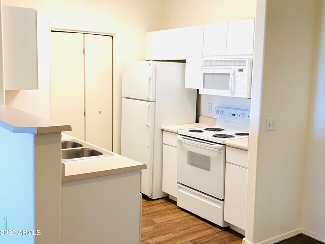 Primary Photo - 3302 N 7th St
