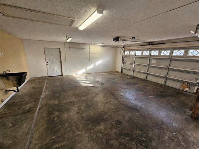 Building Photo - 2940 Dupont St