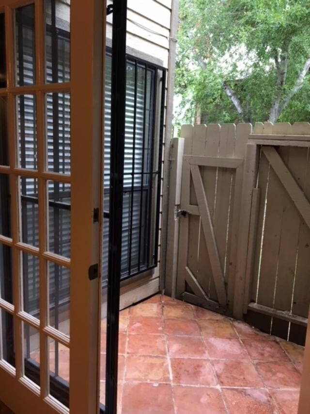 Building Photo - 200 Martingale