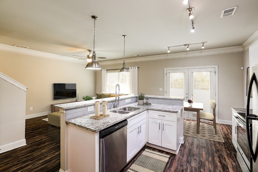 Building Photo - 207 Riley Cir