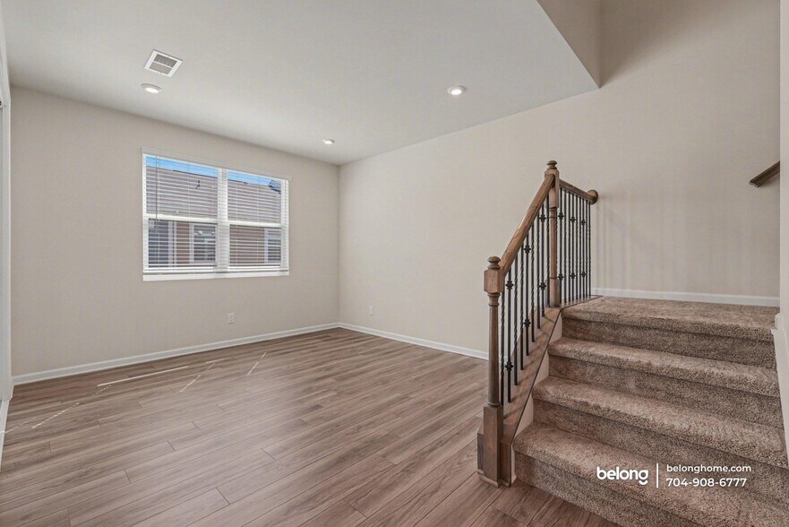 Building Photo - 416 Burr St