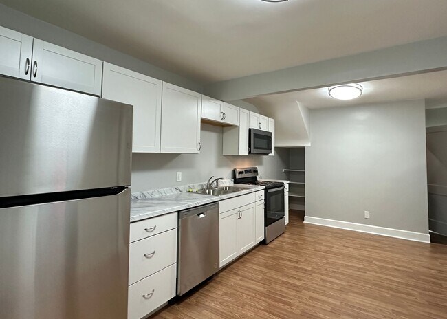 Building Photo - MPG387-389