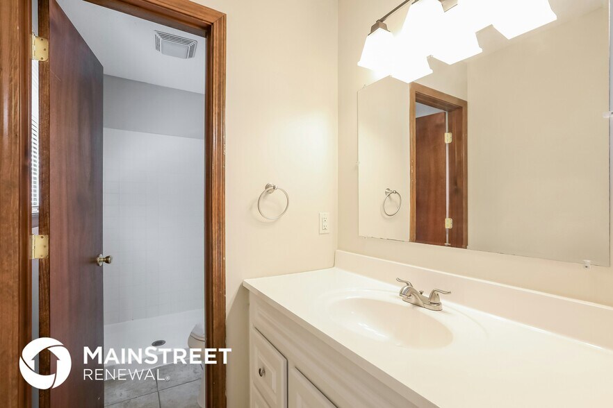 Building Photo - 1501 N Aztec Ave