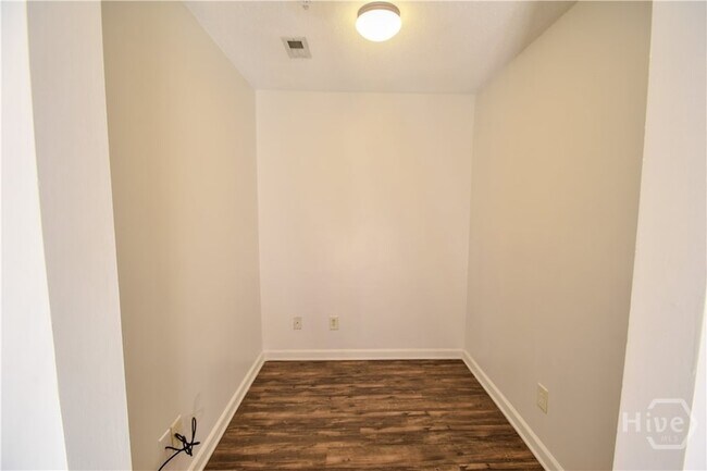 Building Photo - 5301 Walden Park Dr