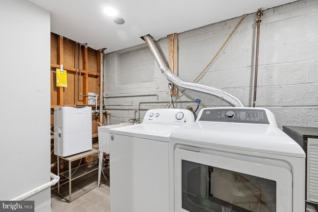 Building Photo - 3604 Husted Dr