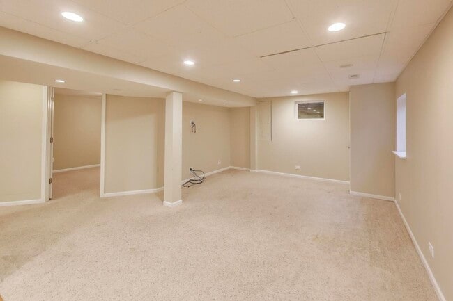 Building Photo - 410 Arlington Ln